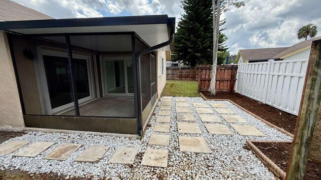 Building Photo - 7321 NW 38th Ct