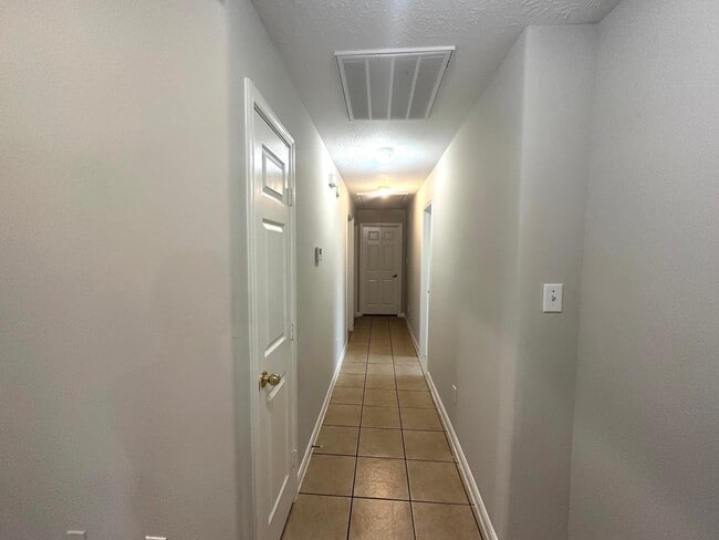 Building Photo - 15007 Jerek Dr