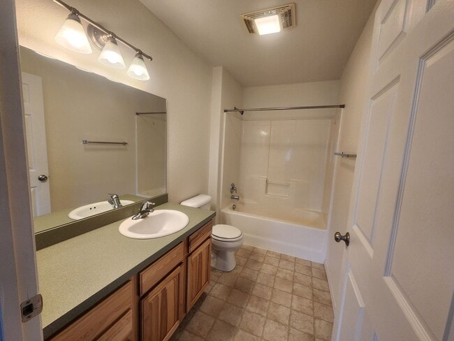 Building Photo - 3 bed 2 bath Condo for Rent in Columbia Falls, MT. $2,100/month