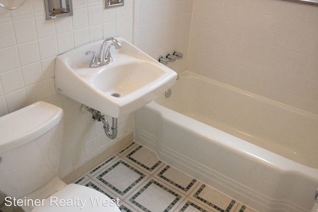 Building Photo - 828 Ohio River Blvd