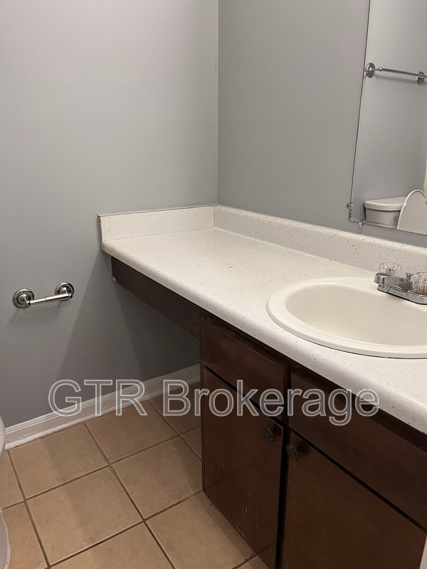 Building Photo - 2584 Stratford Ln