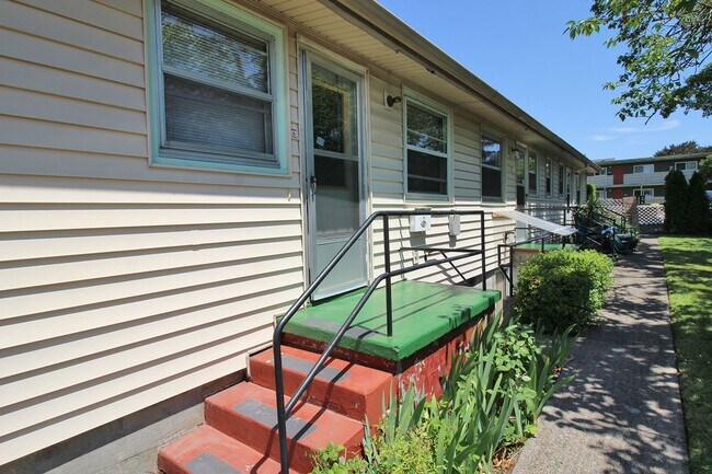 Building Photo - renwr09