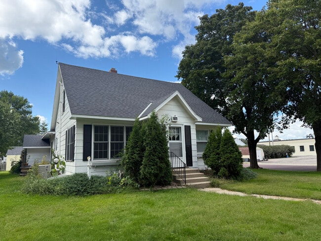 Building Photo - 50 S Washington St