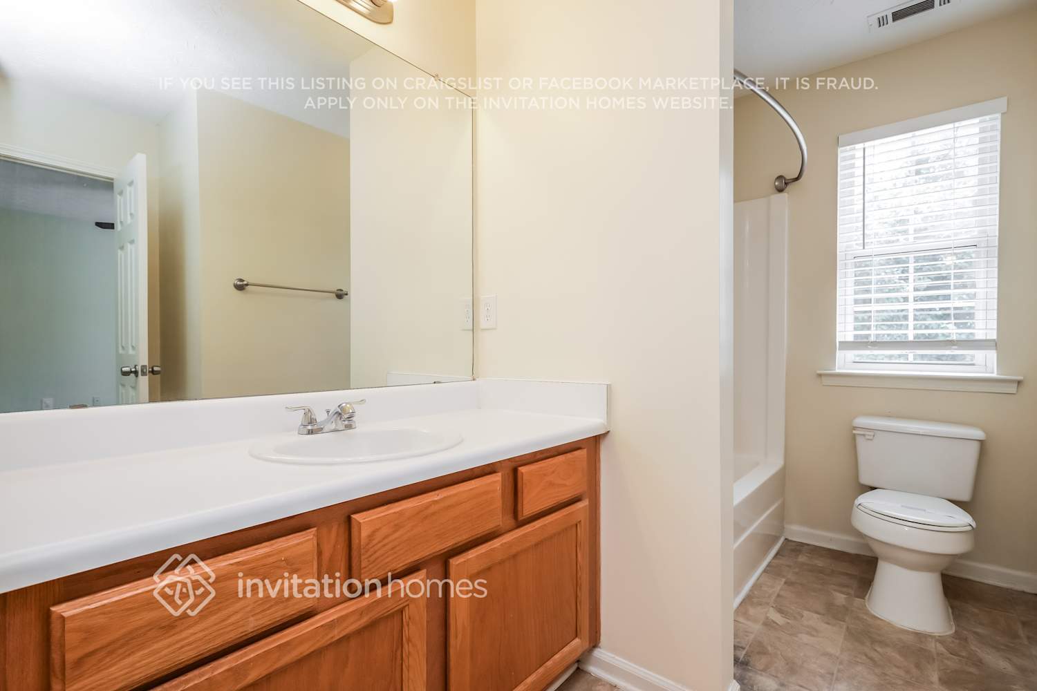 Building Photo - 352 Jasmine Dr