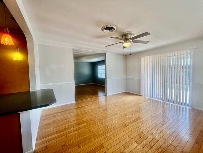 Building Photo - 235 Andros Dr