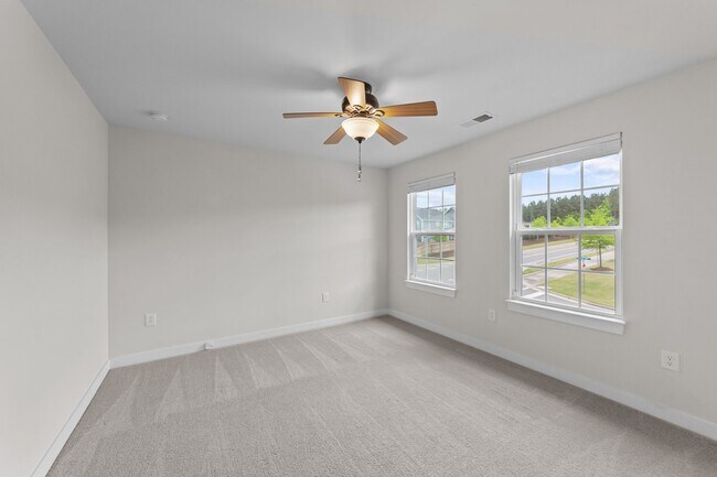 Building Photo - 3700 Horton Hill Dr