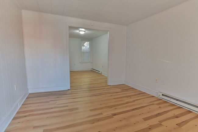 Building Photo - 3 Bedroom Single Family Home on Rudy Rd