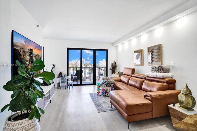 Building Photo - 1201 S Ocean Dr