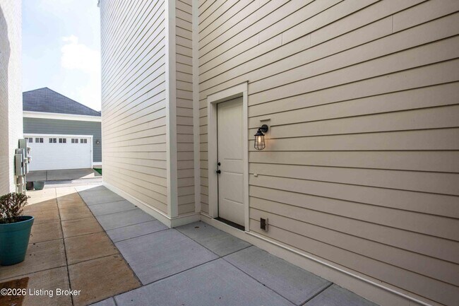 Building Photo - 6353 Meeting St