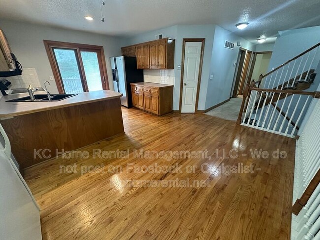 Building Photo - 15139 W 132nd St