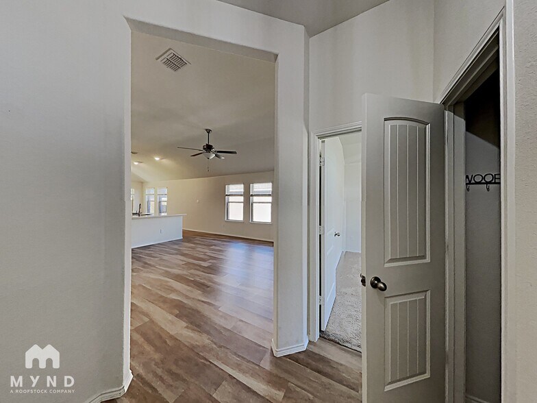 Building Photo - 2436 Dolostone Dr