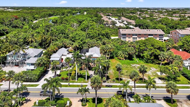 Building Photo - 1042 SE St Lucie Blvd
