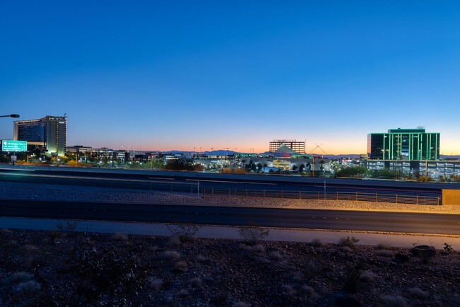 Building Photo - Summerlin Highly Upgraded Platinum Leed Ce...