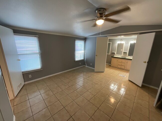 Building Photo - 112 County Road 3563