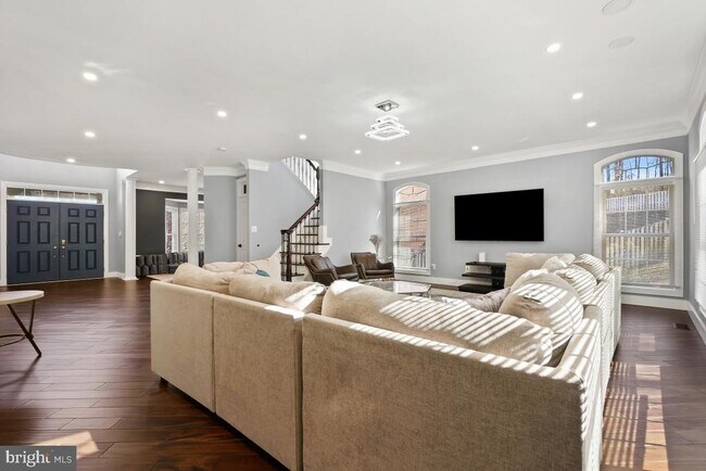 Building Photo - 6355 Highgrove Park Ct
