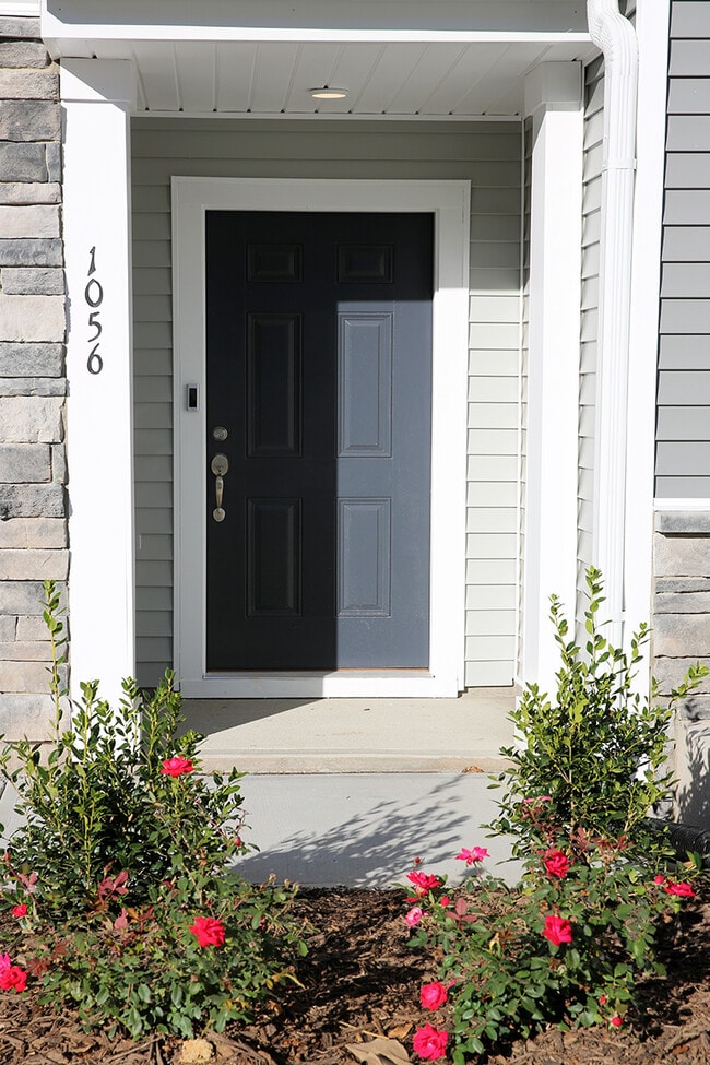Building Photo - 1056 Shoreside Dr