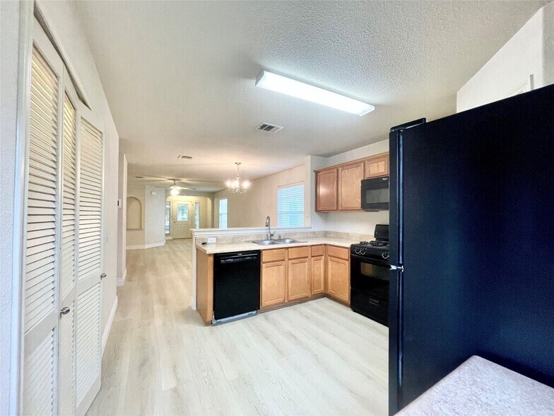 Building Photo - 11905 Aitne Ln