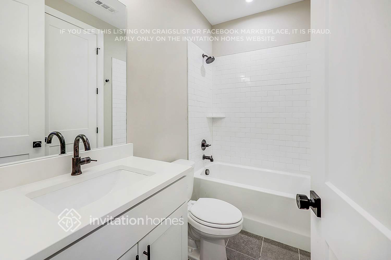 Building Photo - 647 Vernon Ave