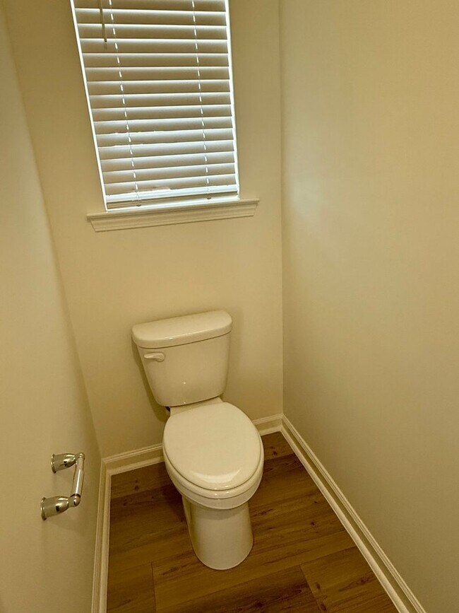 Building Photo - Three bedroom, 2.5 bath townhome in Mebane...