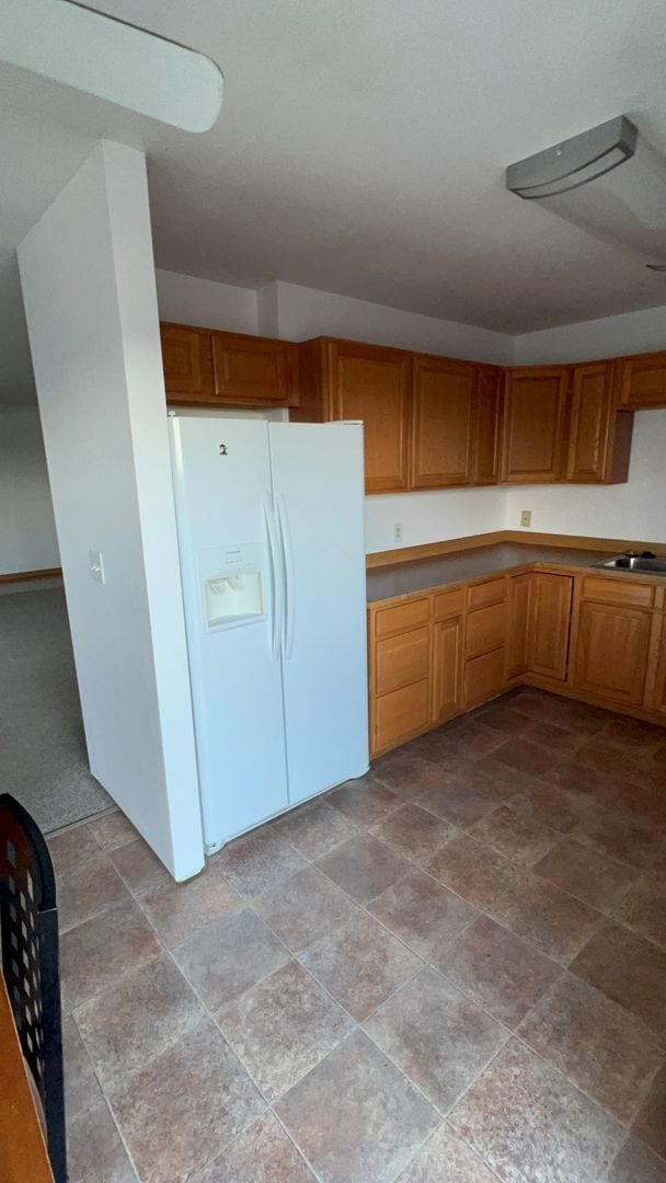 Building Photo - 3 Bedroom Apartment in Jewel Lake w/ Garage!
