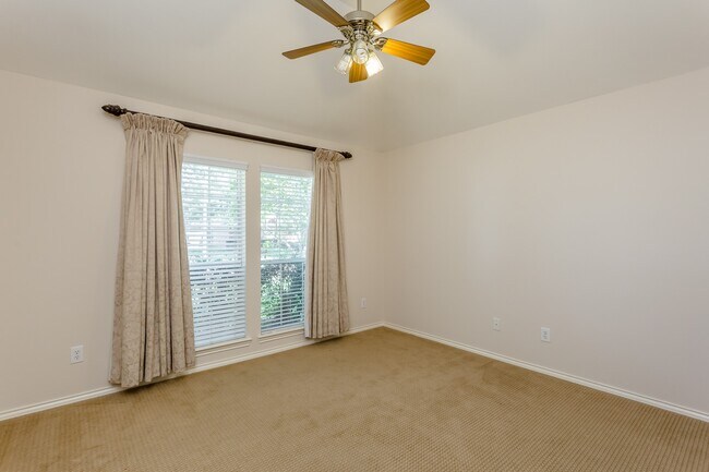 Building Photo - 21915 Rivergate Ct