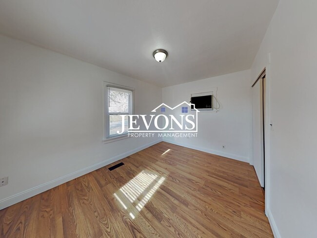 Building Photo - 921 S 21st Ave