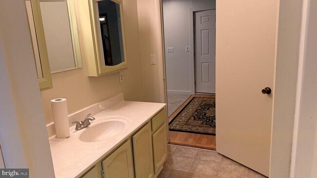 Building Photo - 3869 Midstate Rd