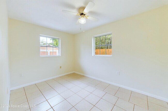 Building Photo - 1202 Yacht Club Blvd
