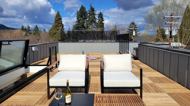 Building Photo - Station House Suite B is a stunning 2 bedr...