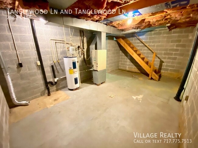 Building Photo - 442 Tanglewood Ln
