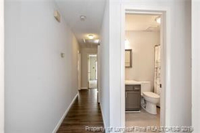 Building Photo - Gates Four Townhouse