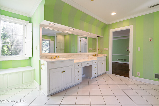 Building Photo - 303 Coralberry Rd