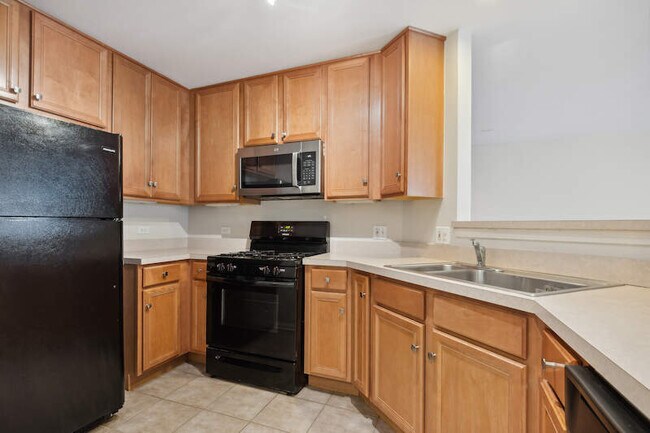 Building Photo - 690 Mill Cir