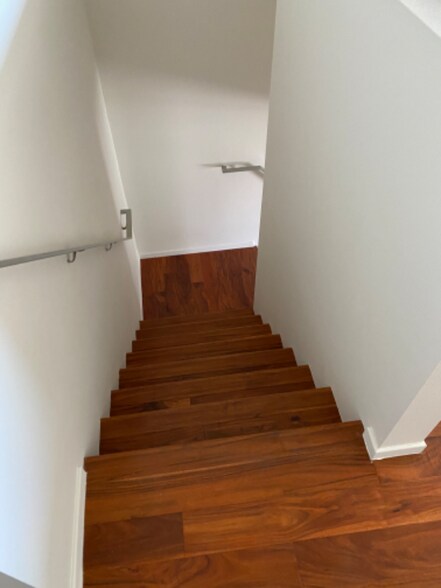 Building Photo - 3627 Dunn Dr