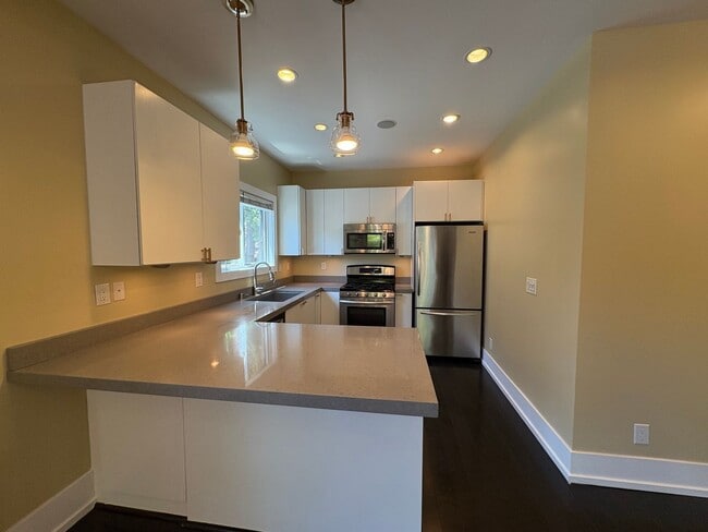 Building Photo - Fabulous Queen Anne Home with LOTS of EXTRAS!