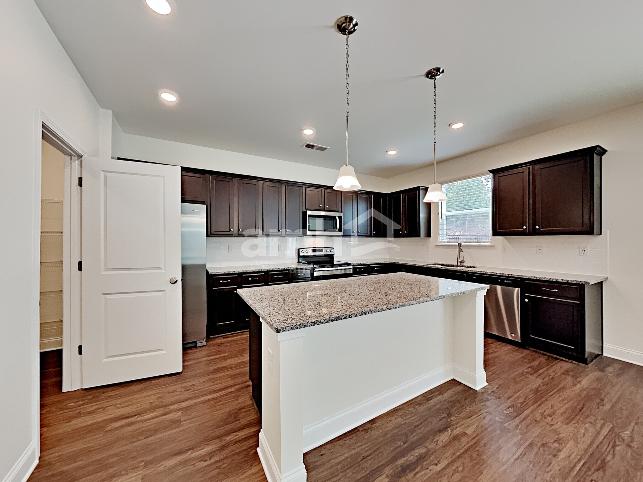 Building Photo - 1920 Brook Enclave Trail