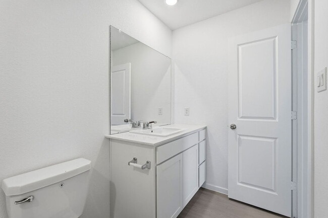 Building Photo - 2821 Cedar Dr