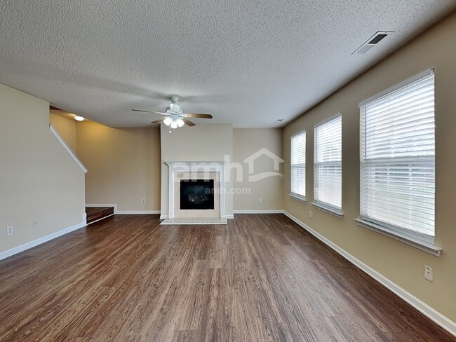 Building Photo - 10741 Glenluce Avenue