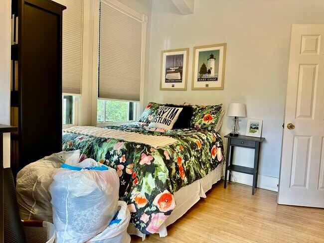 Building Photo - 49 Grove St