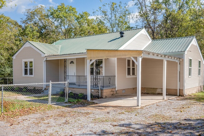 Building Photo - 417 W Coffee St