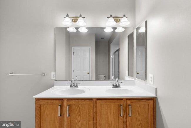 Building Photo - 7240 Elkridge Crossing Way