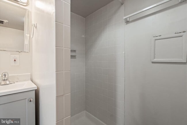 Building Photo - 1222 Oronoco St