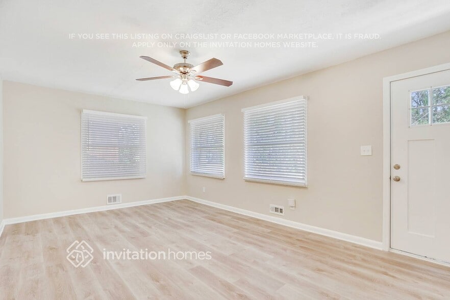 Building Photo - 1873 Shamrock Dr