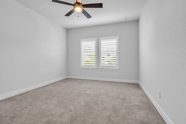 Building Photo - 16 Clearview Terrace Pl