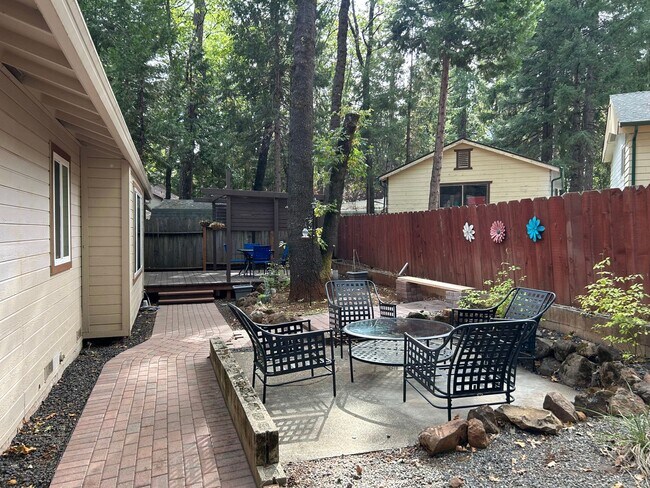 Building Photo - 14749 Vassar Ct