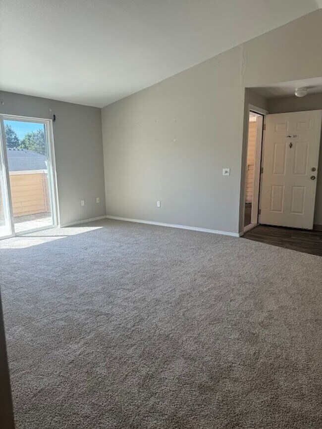 Building Photo - Everything you’ve been dreaming of is here. Come Lease today!