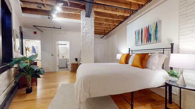 Building Photo - 19 Stanhope St