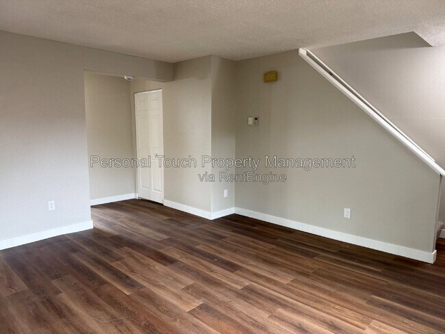Building Photo - 561 4th Ave NW