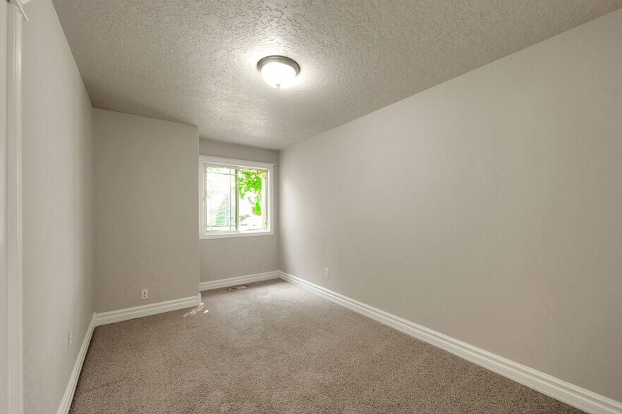 Building Photo - 1132 Berwick Ct