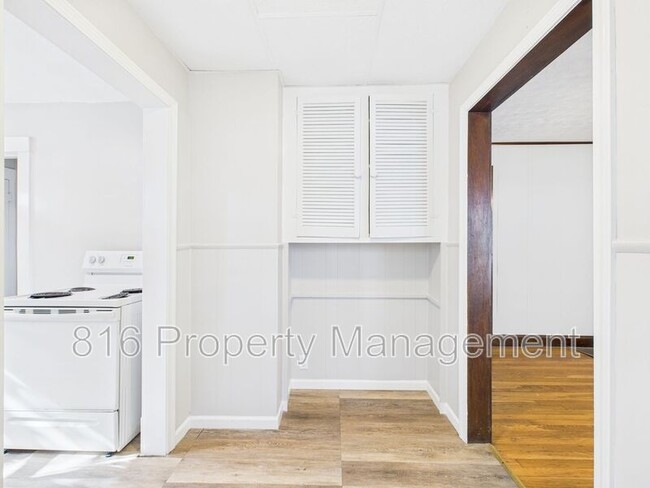 Building Photo - 6612 Park Ave E